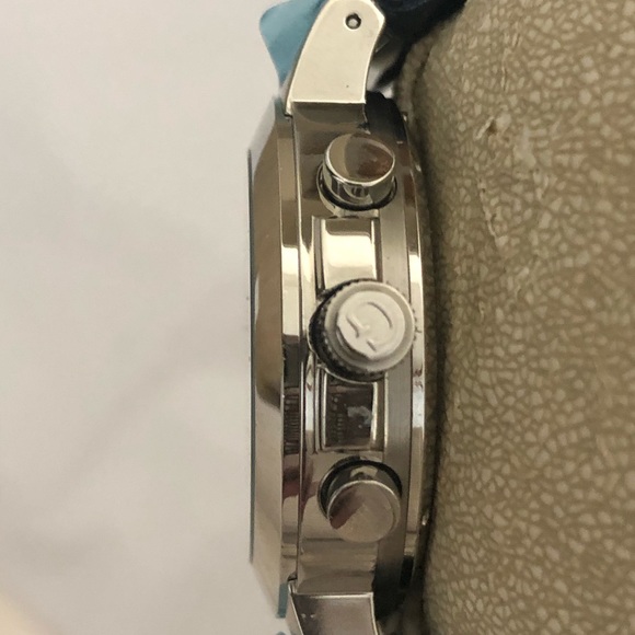 Men’s Guess GC13500 Swiss Chronograph – Blue Dial, Sapphire, Leather Strap - Picture 4 of 8